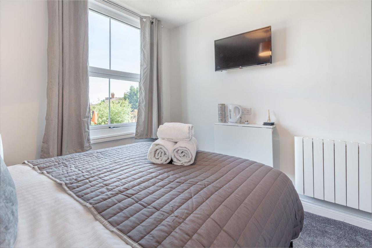 Host & Stay - The Bull Inn, 3 Double Rooms Fernhill Heath 외부 사진